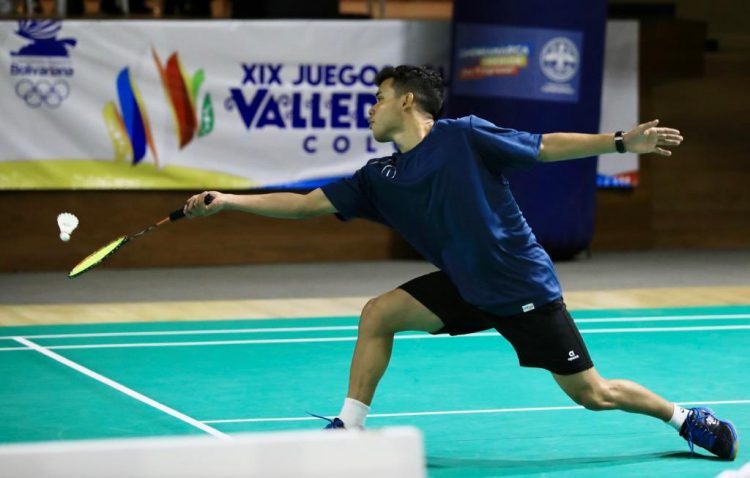 Uriel Canjura de bádminton otorgó medalla de oro a El Salvador. Foto: Indes.