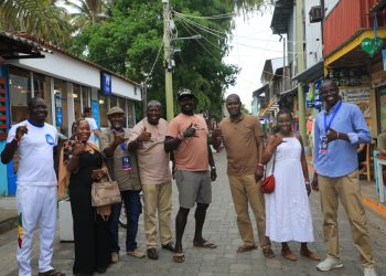 Senegal se nutre de la experiencia salvadoreña en la organizaci´ón de eventos de surf de talla mundial