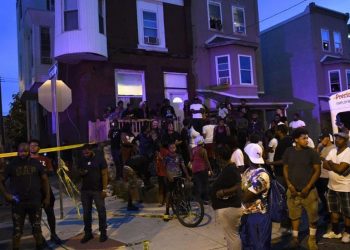 Tres muertos y 11 heridos en tiroteo en plena calle de Filadelfia