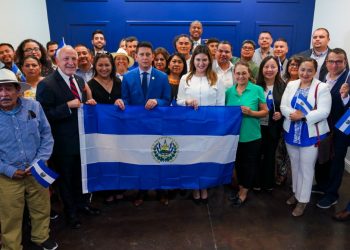 Cuatro nuevos consulados en EE. UU. acercan los servicios de cancillería a 167,000 salvadoreños