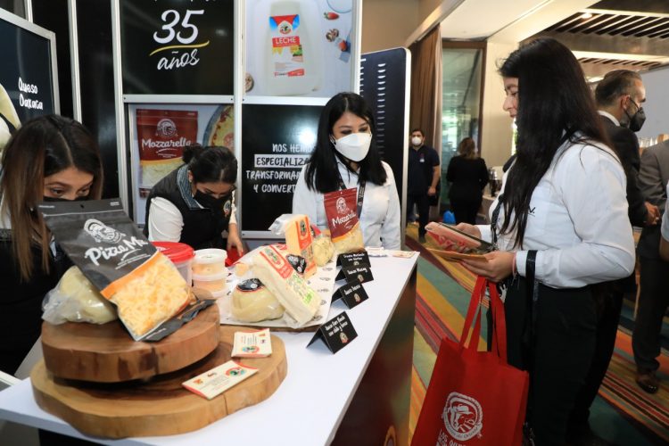 El sector ganadero produce unos 160,000 empleos en el país.