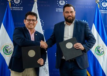 Alcaldía y Ministerio de Educación suscriben convenio para reconstruir las escuelas de la capital