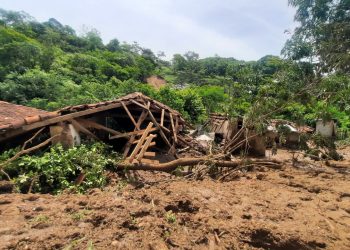 Un tío y su sobrino fueron las víctimas mortales del deslave de tierra y piedras en Lislique, La Unión