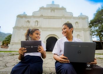 El Gobierno ha entregado más de un millón de computadoras y tabletas