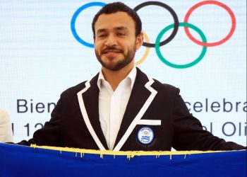 Delegación salvadoreña recibió pabellón nacional para los Juegos Bolivarianos
