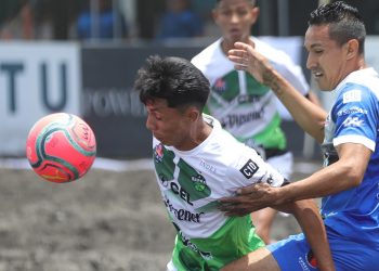 Ardiente pelea por la cima de grupo A en la Liga de Fútbol Playa