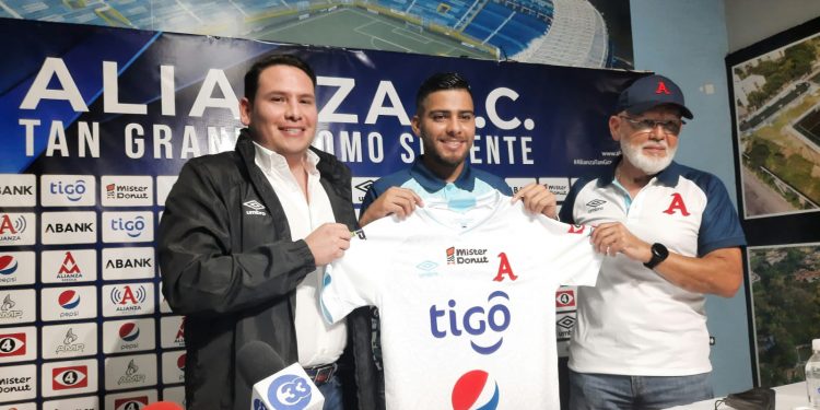 William Canales, nuevo jugador de Alianza. Foto: Santiago Leiva.