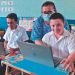 Estudiantes de educación especial reciben computadoras