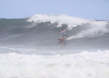 La última ola de Marvin Rodríguez en el ISA World Junior Surfing Championship