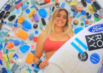 El surf y la música fluye por las venas de Coco Cianciarulo, hija del bajista de Los Fabulosos Cadillacs que fue captada en Surf City