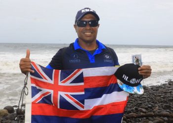 El fanático hawaiano de la surfista Carissa Moore que trabajó con el salvadoreño Bryan Pérez
