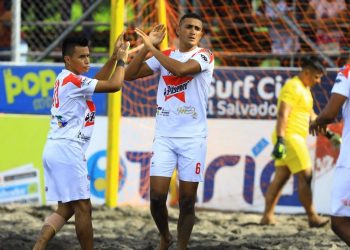 Chirilagua mete presión a La Pirraya en la disputa por el liderato en la Liga de Fútbol Playa