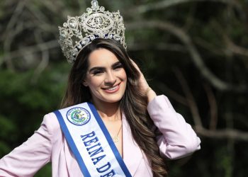 «De pequeña me hicieron bullying por mi peso, mi nombre y mis vellos en el cuerpo, ahora soy una reina»: Noor Mohamed, Reina de El Salvador 2022