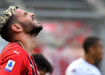 Multas a jugadores del AC Milan por haber insultado al Inter