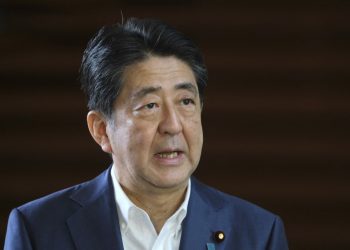 Ex primer ministro japonés Shinzo Abe sufre ataque con arma de fuego durante mitin