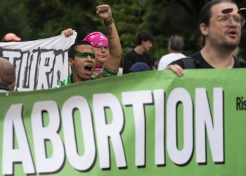 Texas se opone a ley federal de EE. UU. que obliga a realizar abortos vitales