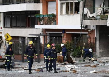 Ocho heridos tras explosión en edificio de barrio residencial de Montevideo