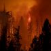 Incendio gigante avanza en California y posa seria amenaza
