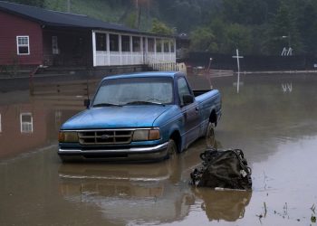 Inundaciones en el sur de EE. UU. elevan número de muertes a 25