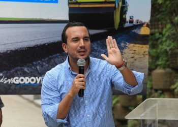 Alcalde César Godoy entrega importante obra vial a comunidad de Zaragoza