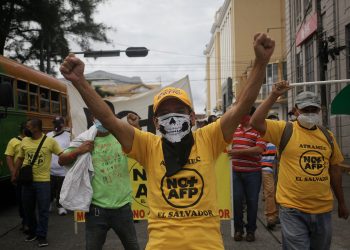 Christian Guevara: «Las AFP fueron el mayor robo de la historia»