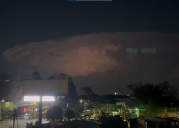 Cielo salvadoreño fue invadido por un extraño campo de nubes este viernes, ¿de qué se trata?