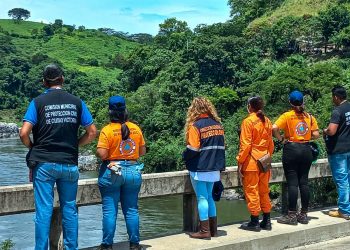 Protección Civil realiza operativo de búsqueda de persona extraviada por lluvias en Chalatenango