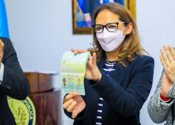 Cancillería extiende sistema de pasaporte inmediato en el mundo