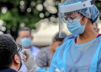 Realizan pruebas para detección de casos de COVID-19 en San Salvador
