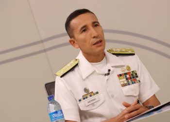 Ministro de Defensa: «Asaltantes en buses se aprovechan del cansancio de la gente para robar sus pertenencias»
