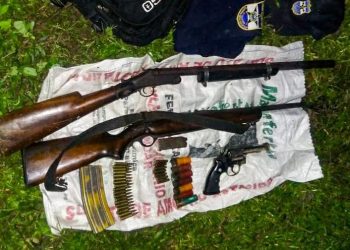 Autoridades incautan armas de fuego de alto calibre en Chalatenango y La Libertad