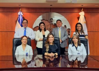 El ISSS busca establecer cooperación para trasplantes de médula ósea en El Salvador