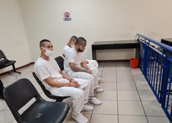 Pandilleros enfrentan juicio por intentar asesinar de 24 balazos a persona en colonia Zacamil