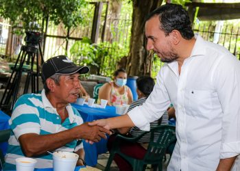 Alcaldía de Zaragoza entrega alimentos a adultos mayores de las comunidades Corinto I y II