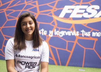 Arquera Paola Corado logra beca universitaria en México