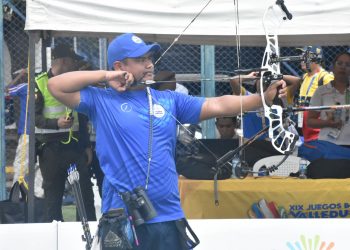 Douglas Nolasco conquistó bronce en arco compuesto individual