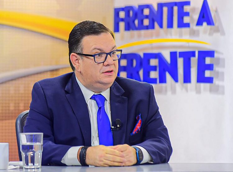 Propuesta integral. Los diputados de Nuevas Ideas aseguran que
el tema de pensiones se estudiará junto con diversos sectores.