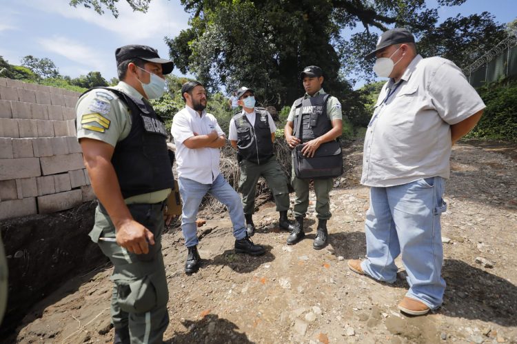 El alcalde Henry Flores aseguró que en su
gestión se ha protegido el medioambiente.