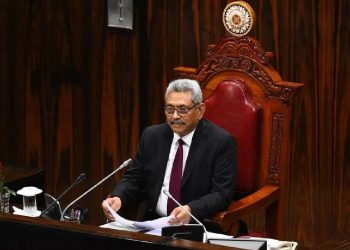 El presidente de Sri Lanka abandona el país en avión militar tras masivas protestas