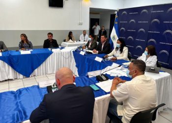 Diputados visitan hospital de Ahuachapán para conocer necesidades