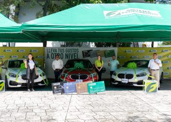 FEDECRÉDITO premió a tarjetahabientes con tres vehículos BMW
