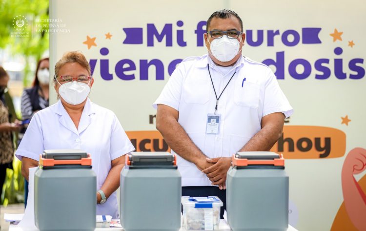 Gratuita. El Minsal garantiza el acceso a la vacunación. Foto: Diario El Salvador.