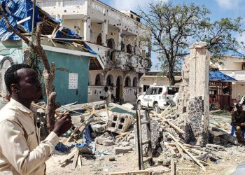 Cinco muertos en un atentado contra un hotel de Somalia