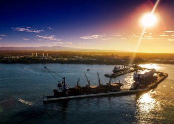 Gobierno busca posicionar al Puerto de Acajutla como un «hub» regional de carga