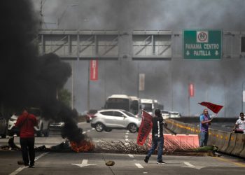 Gremios rompen acuerdo con gobierno en Panamá que levantaba bloqueo de rutas