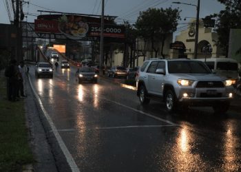 Clases continuarán suspendidas este miércoles en El Salvador por lluvias