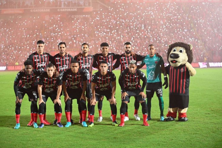 XI titular de Alajuelense en la final de vuelta en Costa Rica. Twitter: @ldacr