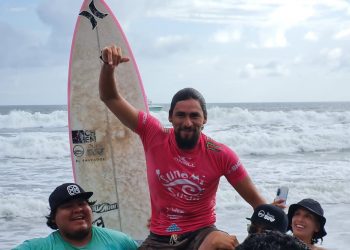 Bryan Pérez fue el mejor surfista en Costa Rica