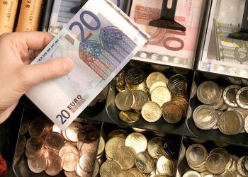 Experto considera necesario acelerar inversiones para paliar inflación en España
