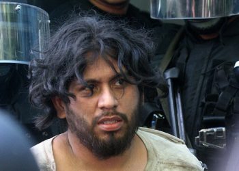 Un militante del FMLN asesinó a dos policías